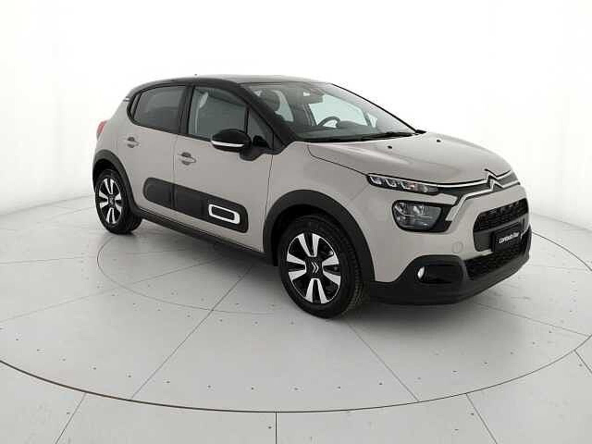 Citroen C3 1.2 puretech Max s&amp;s 83cv nuova a Teverola