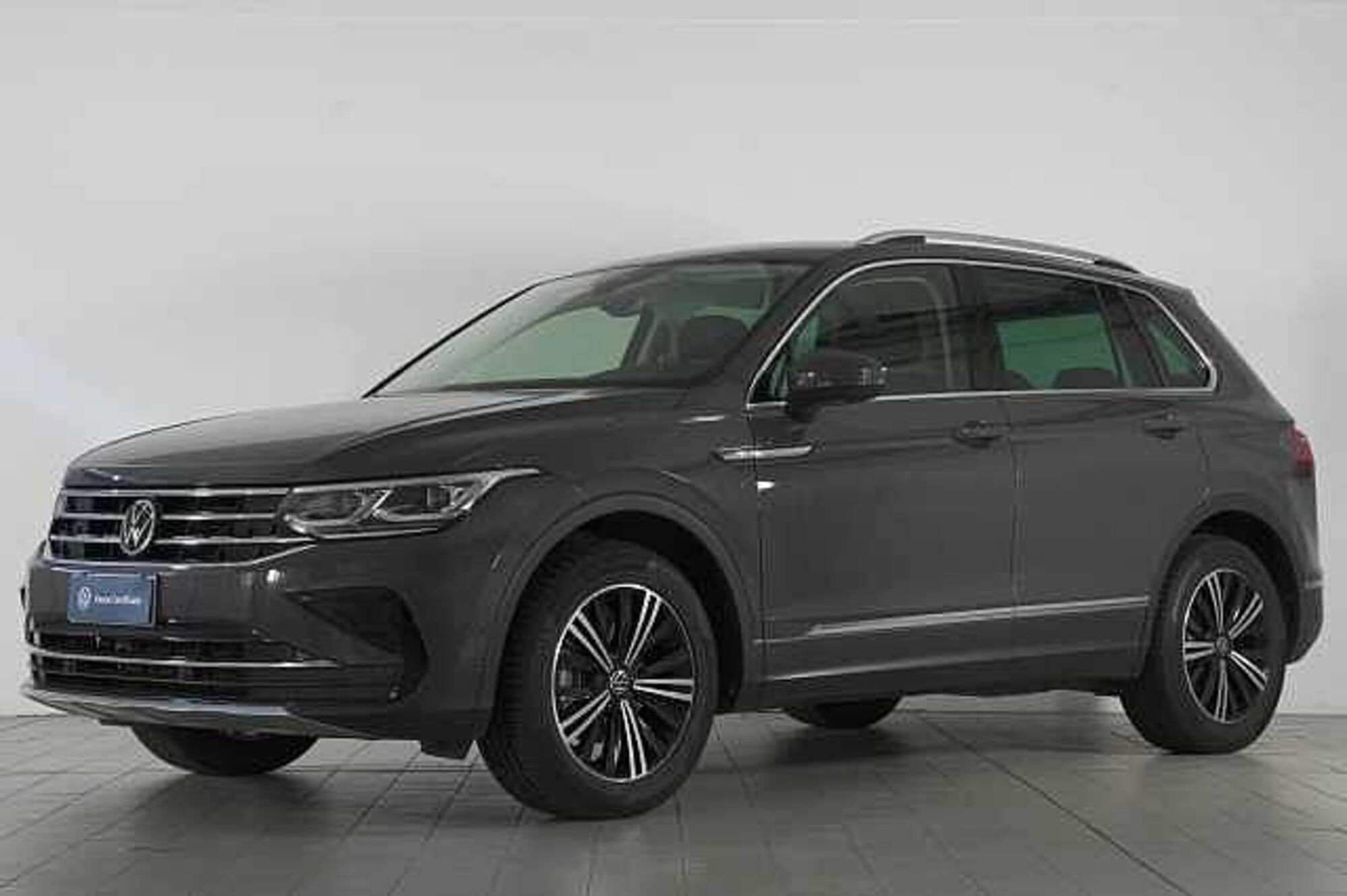 Volkswagen Tiguan 1.5 TSI 150 CV DSG ACT Elegance del 2021 usata a Barni