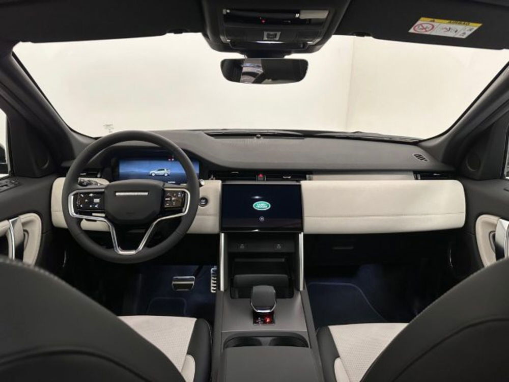 Land Rover Discovery Sport nuova a Novara (4)