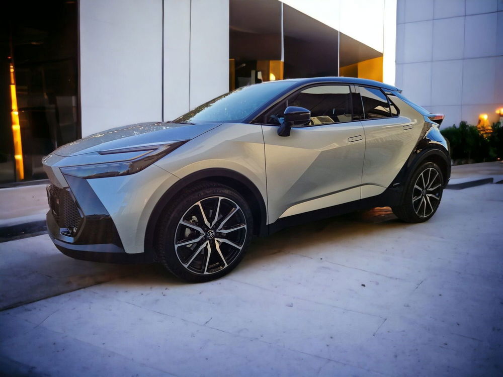 Toyota Toyota C-HR nuova a Cremona