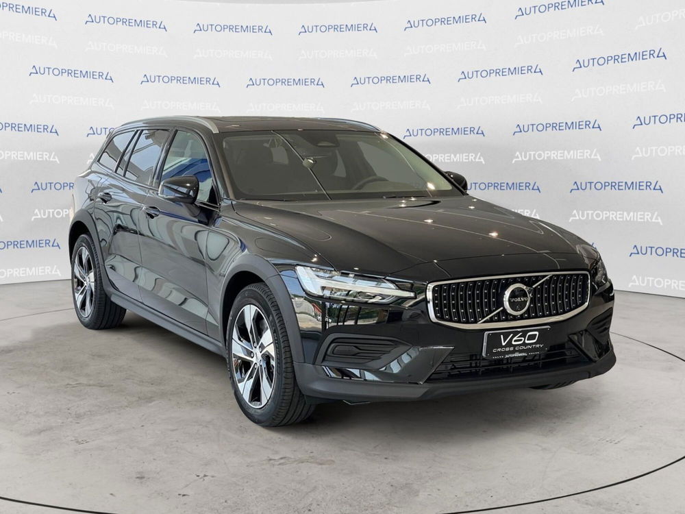 Volvo V60 Cross Country nuova a Como (3)