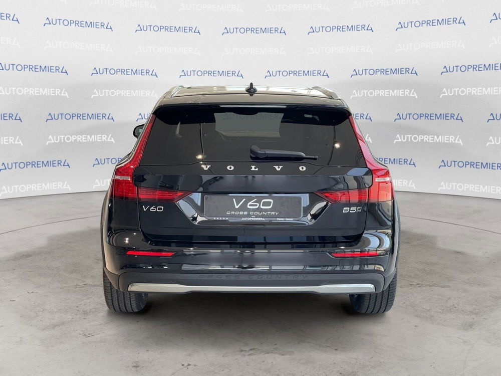 Volvo V60 Cross Country nuova a Como (4)