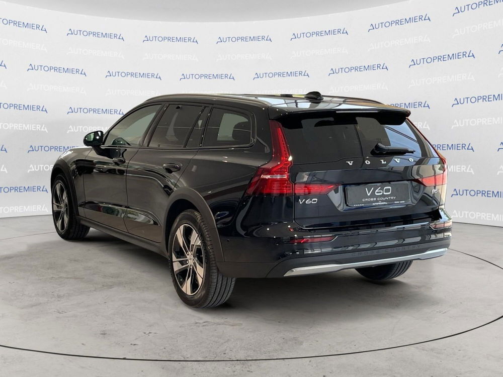 Volvo V60 Cross Country nuova a Como (5)