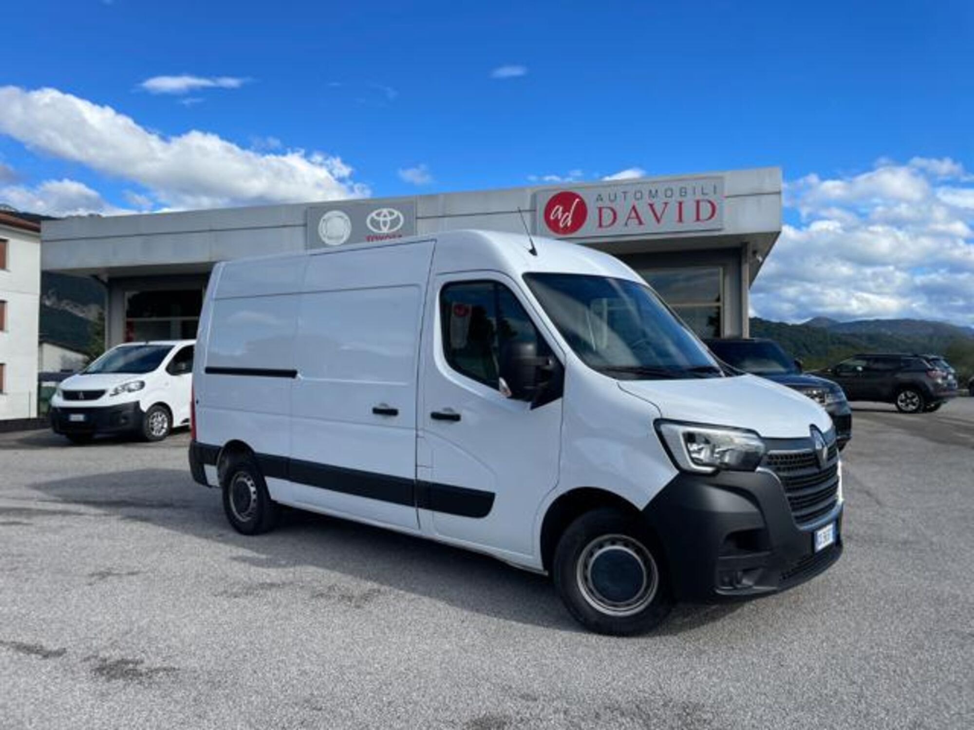 Renault Master Furgone T35 2.3 dCi 135 PM-TM Furgone Ice Plus  del 2021 usata a Maniago