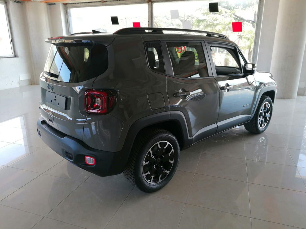 Jeep Renegade nuova a Salerno (3)