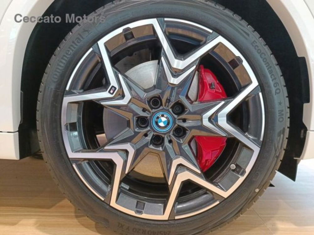 BMW iX2 nuova a Padova (11)