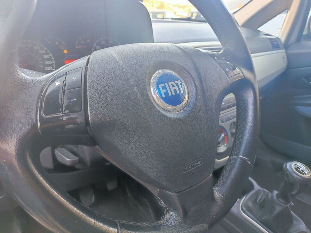 Fiat Grande Punto usata a Lecco (9)