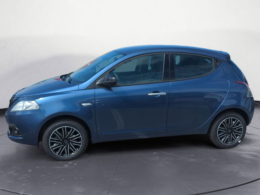 Lancia Ypsilon nuova a Pordenone (2)