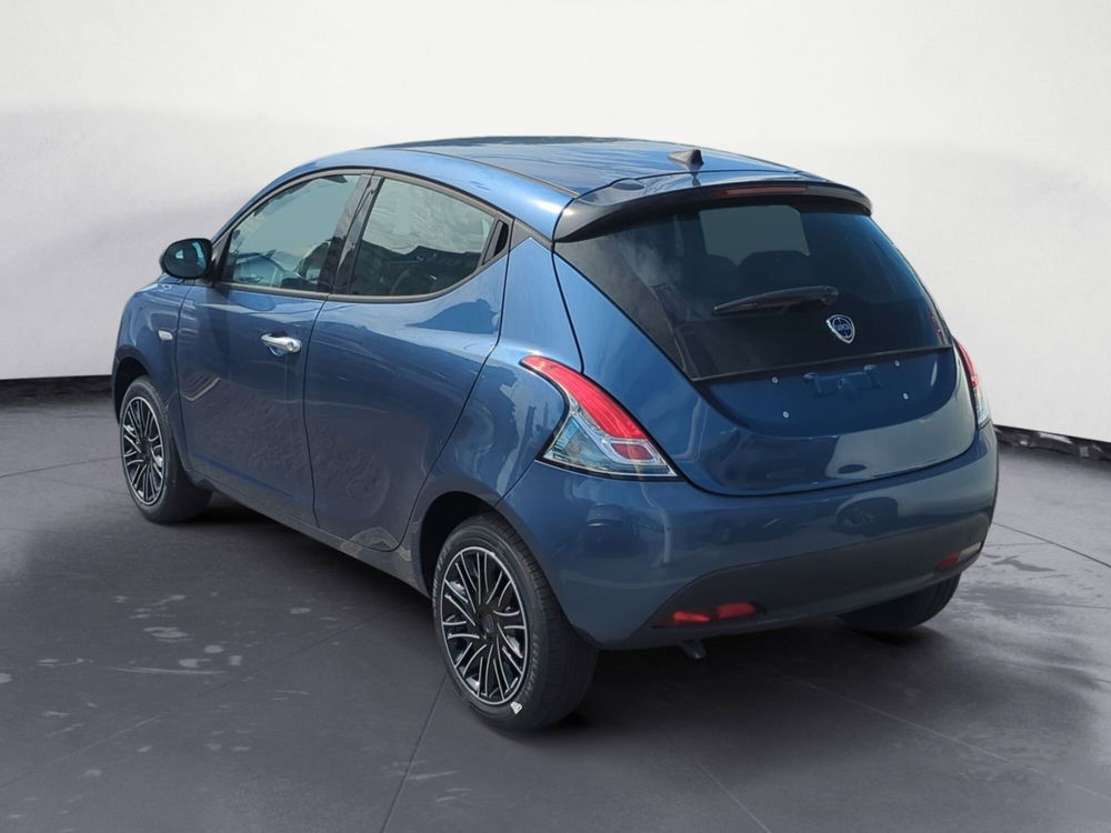 Lancia Ypsilon nuova a Pordenone (3)