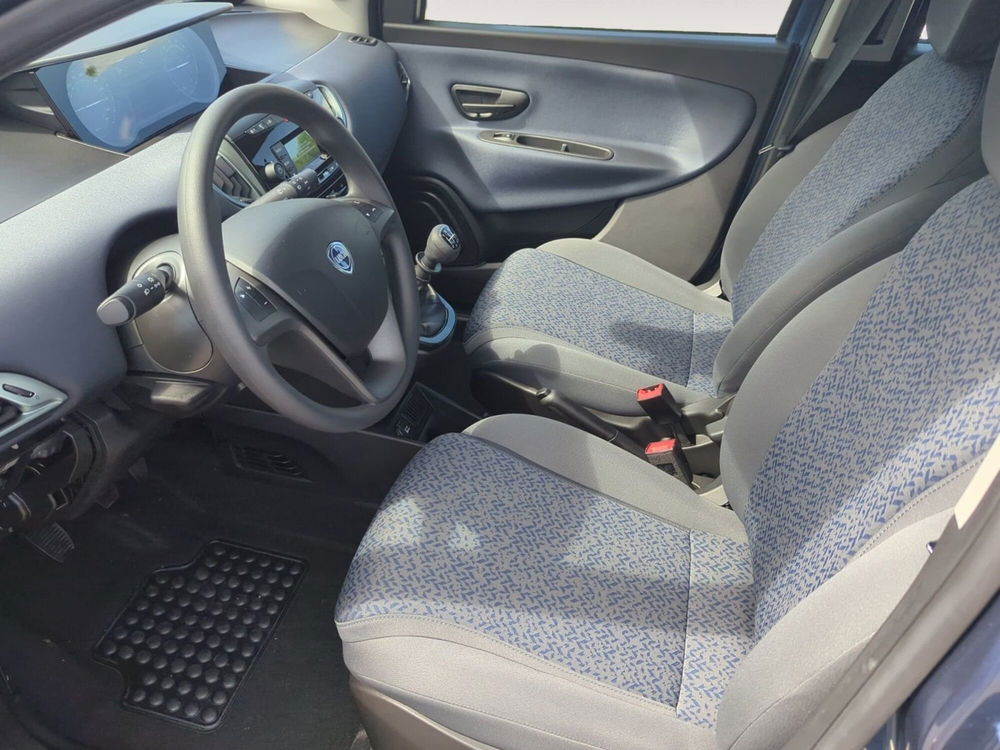 Lancia Ypsilon nuova a Pordenone (9)