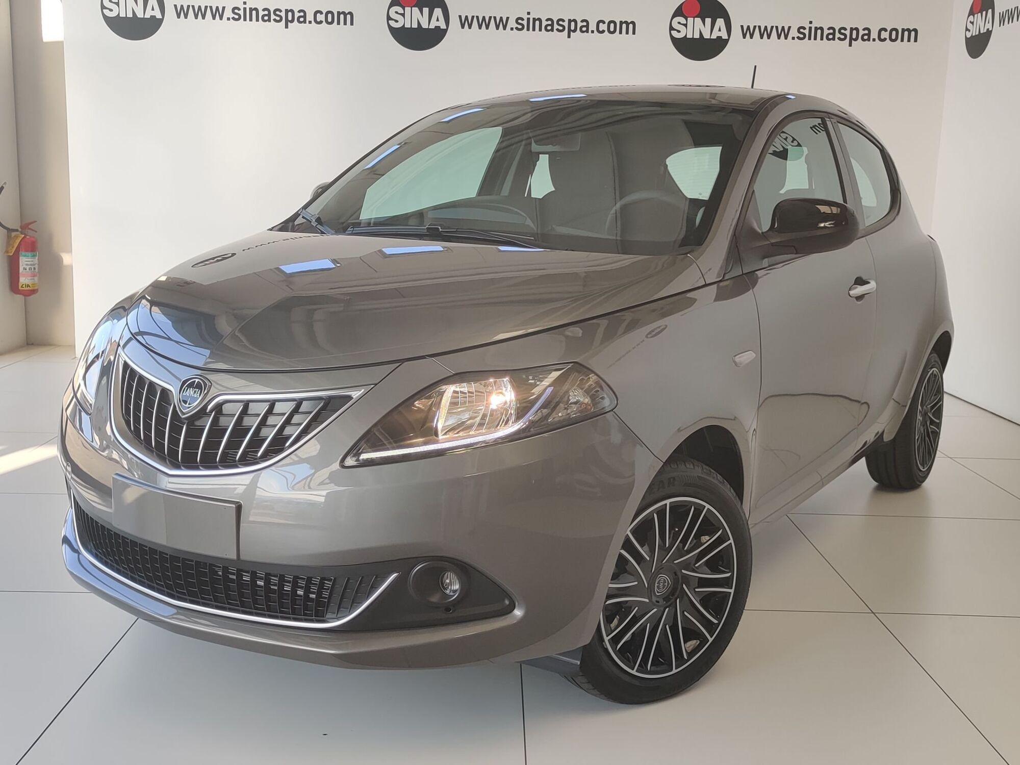 Lancia Ypsilon 1.0 FireFly 5 porte S&amp;S Hybrid Gold Plus nuova a Pordenone