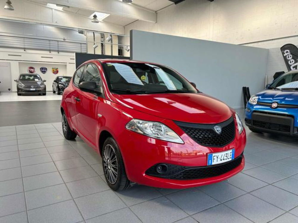 Lancia Ypsilon usata a Vercelli