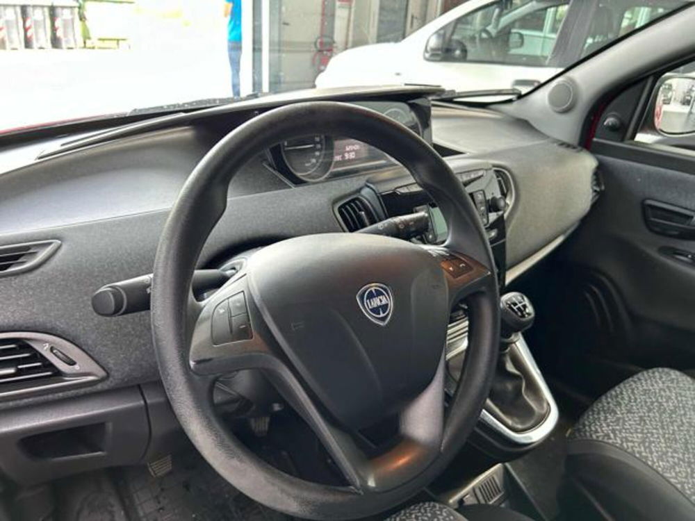 Lancia Ypsilon usata a Vercelli (13)