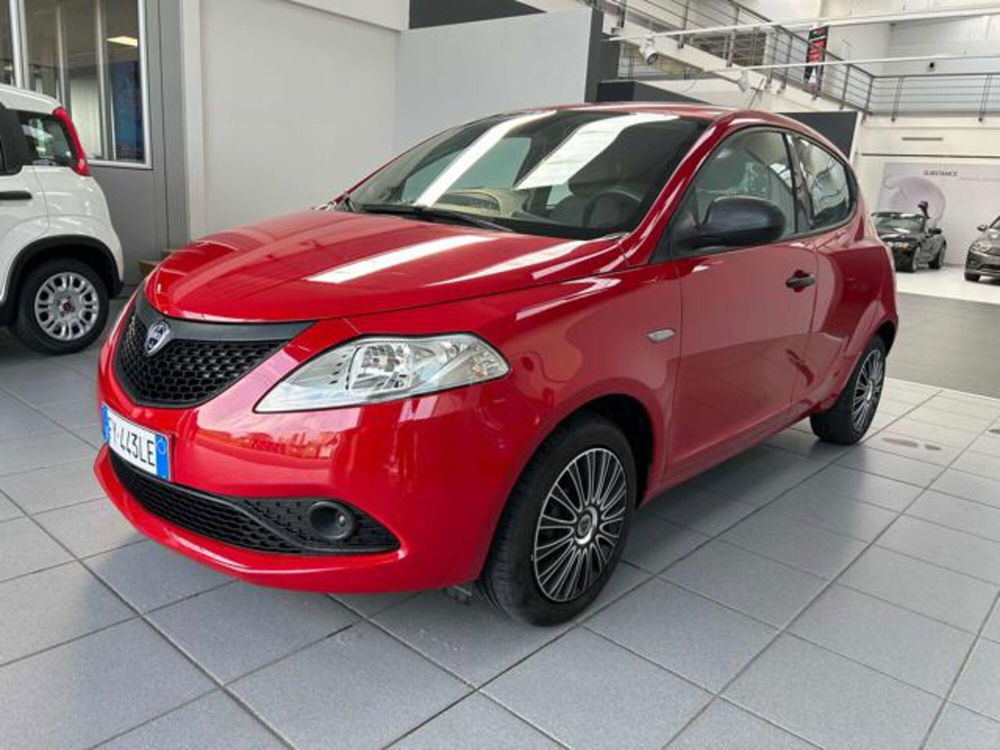 Lancia Ypsilon usata a Vercelli (3)