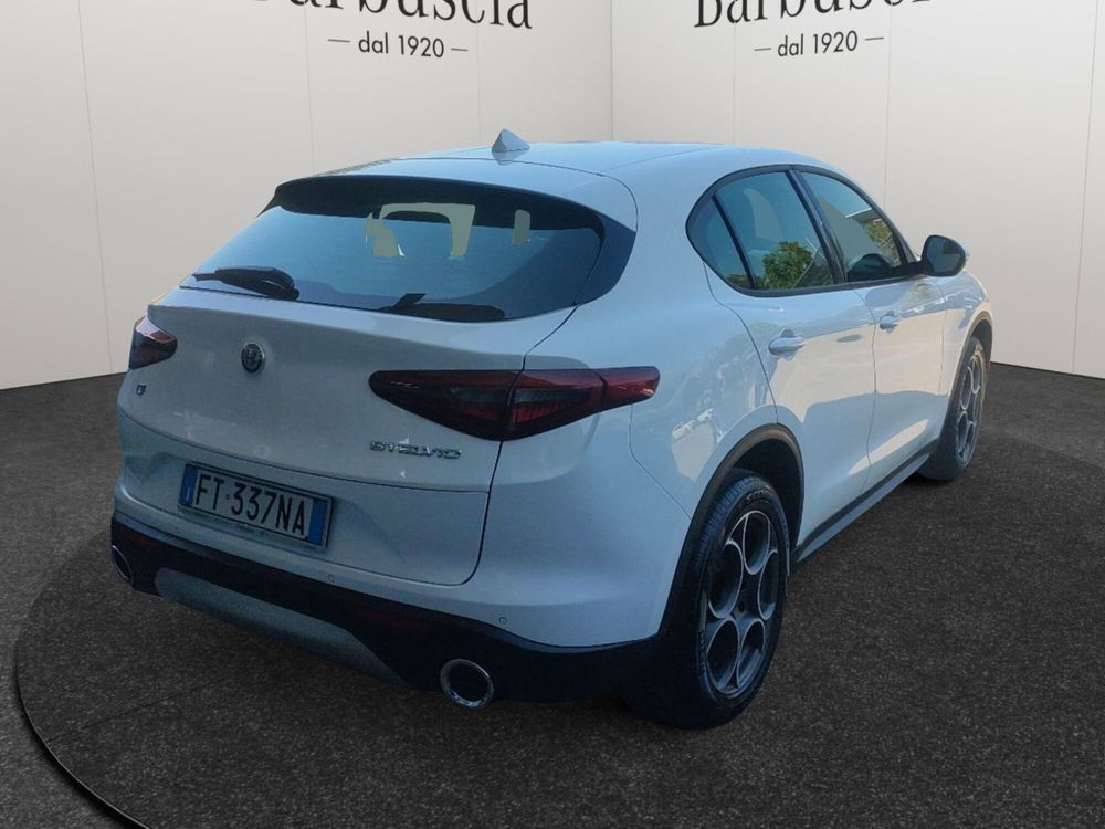 Alfa Romeo Stelvio usata a Pescara (3)