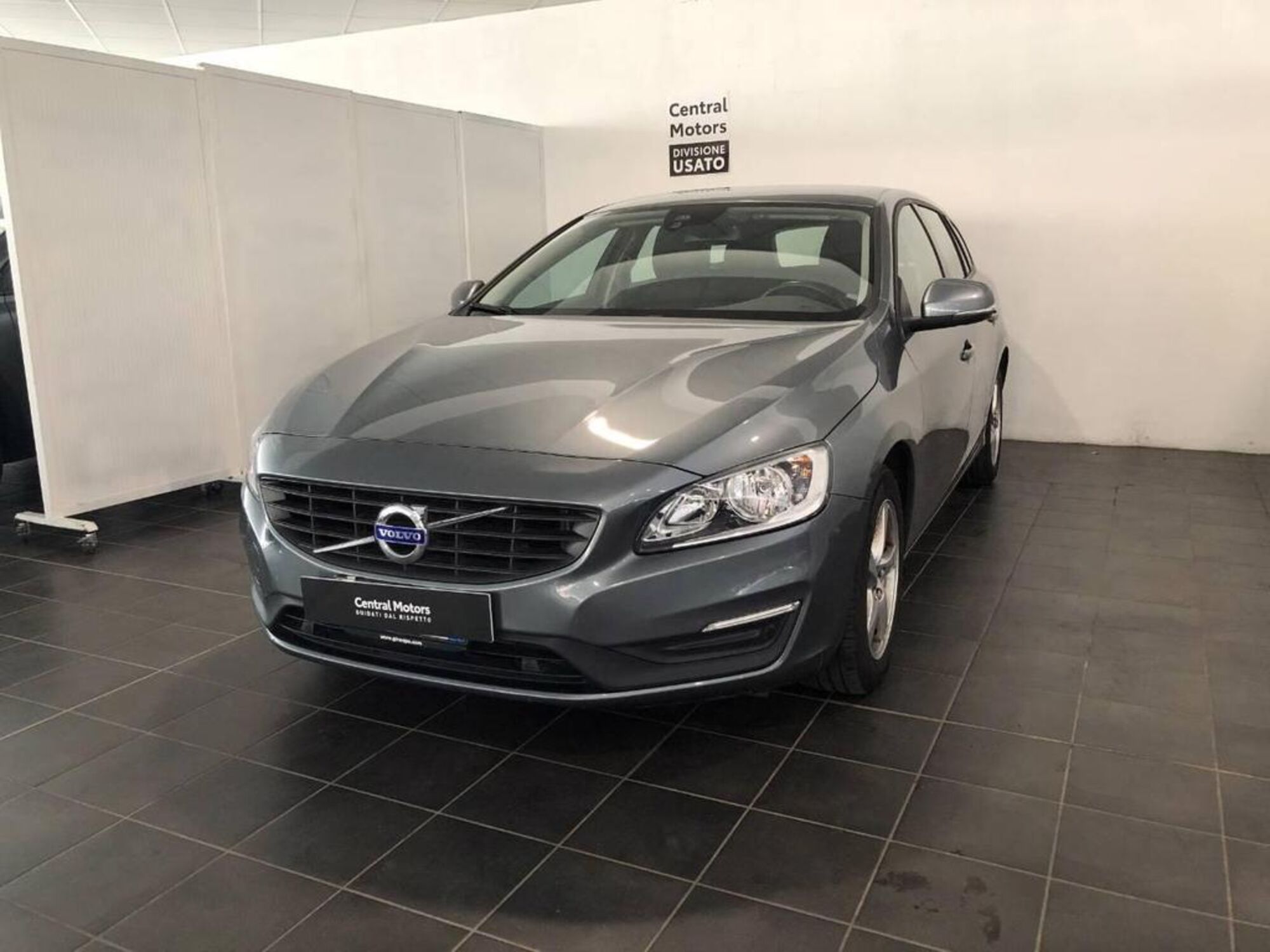 Volvo V60 D3 Geartronic Business  del 2017 usata a Torino