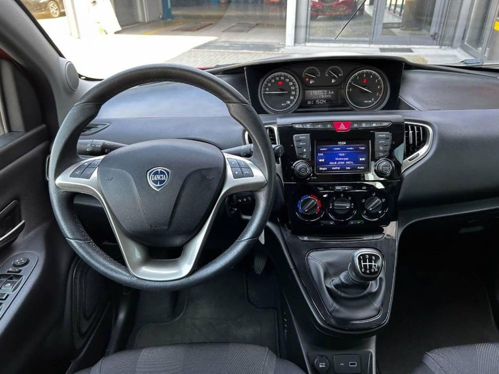 Lancia Ypsilon usata a Torino (7)