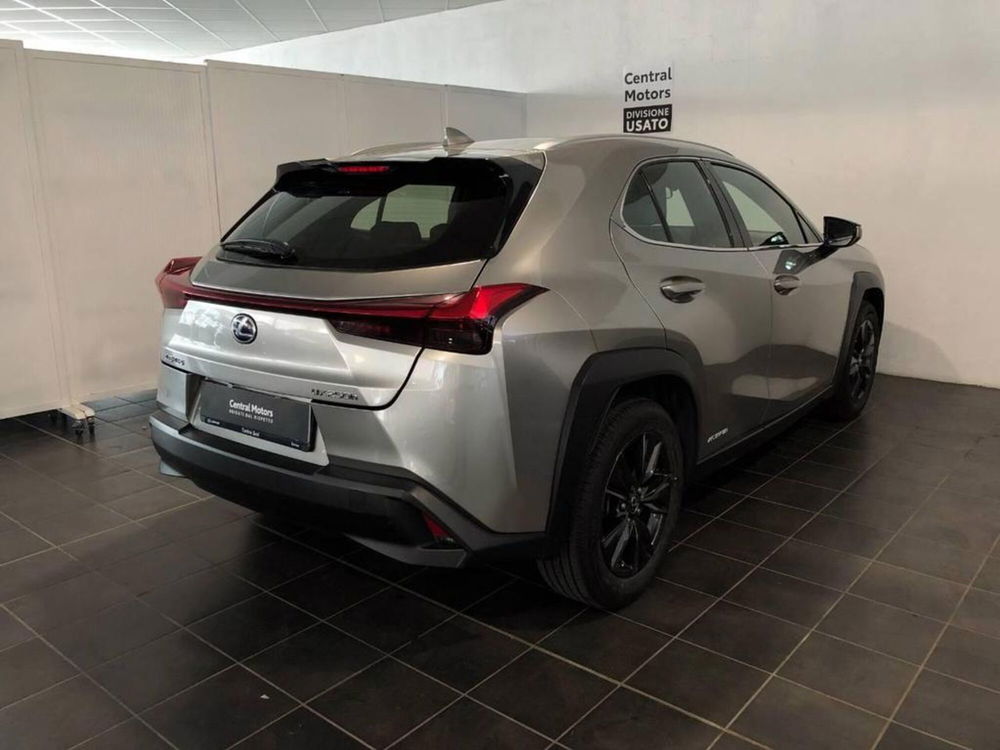 Lexus UX usata a Torino (4)