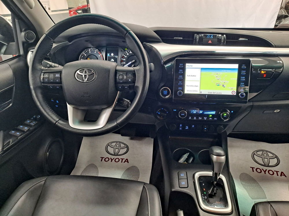 Toyota Hilux usata a Roma (11)