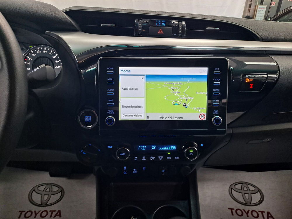 Toyota Hilux usata a Roma (14)