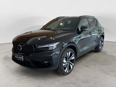 Volvo XC40 B4 AWD automatico Ultimate Dark nuova a Como