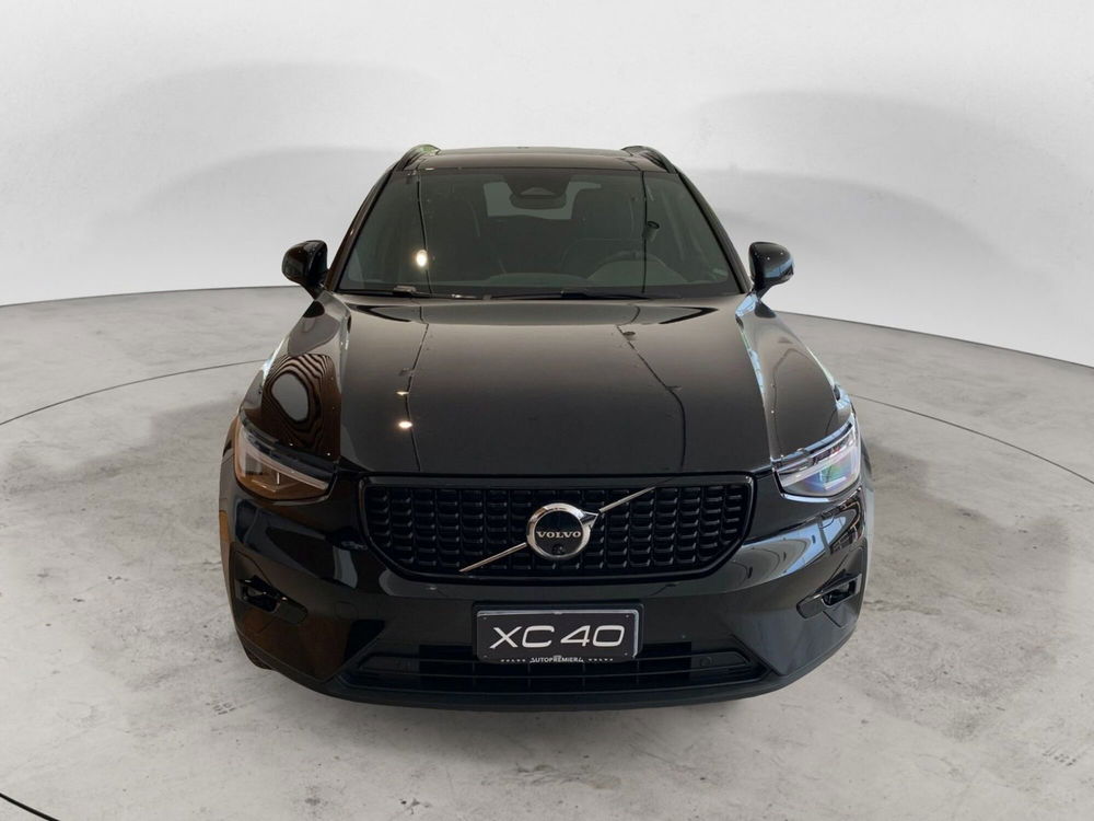 Volvo XC40 nuova a Como (2)