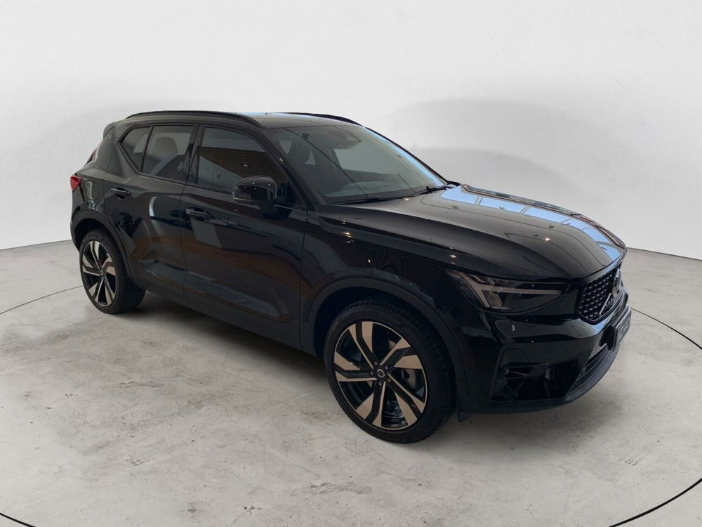 Volvo XC40 nuova a Como (3)