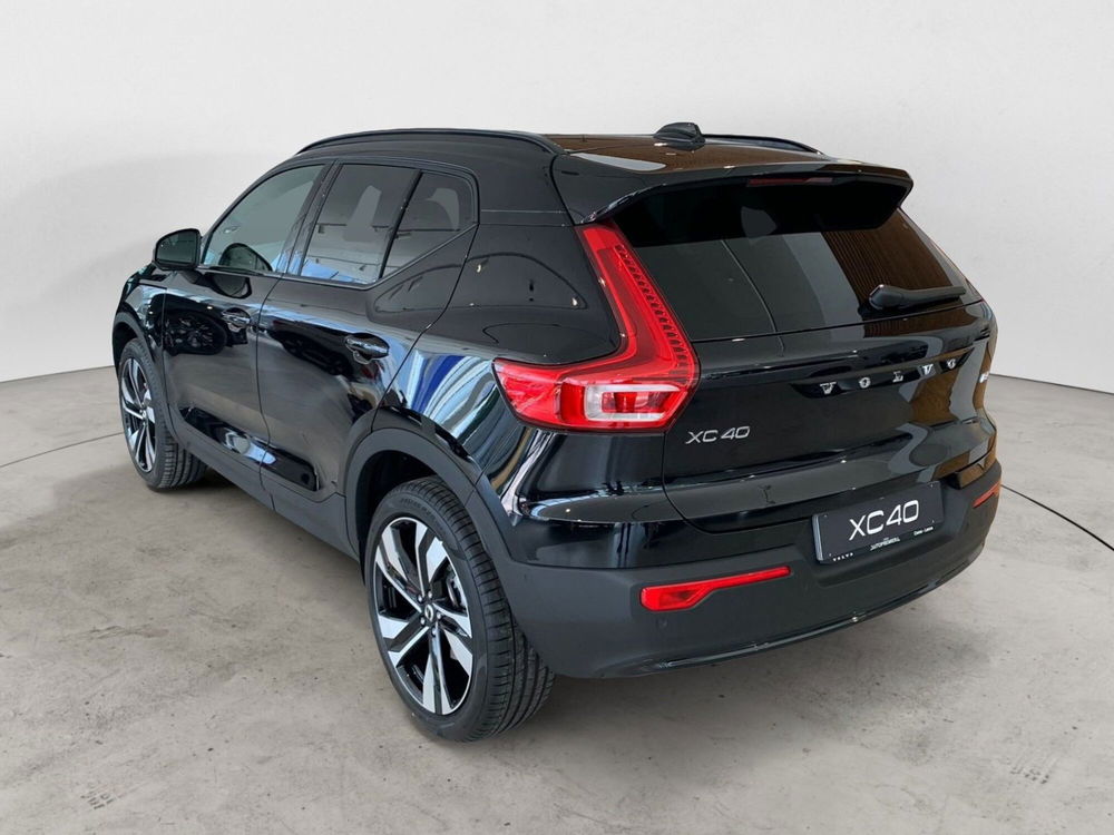 Volvo XC40 nuova a Como (4)