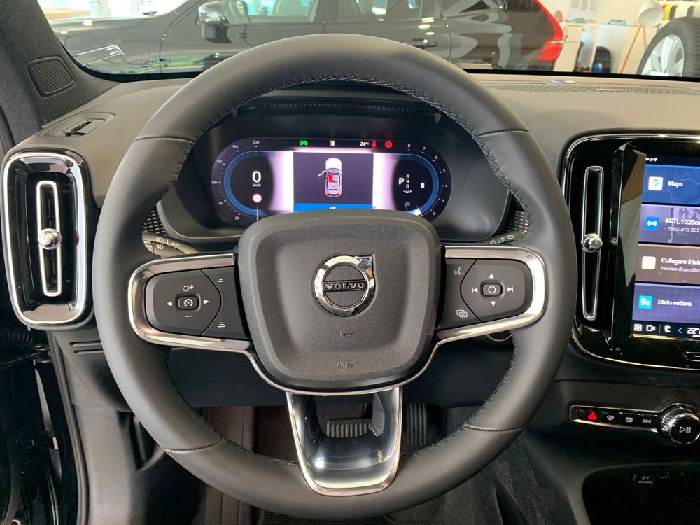 Volvo XC40 nuova a Como (8)