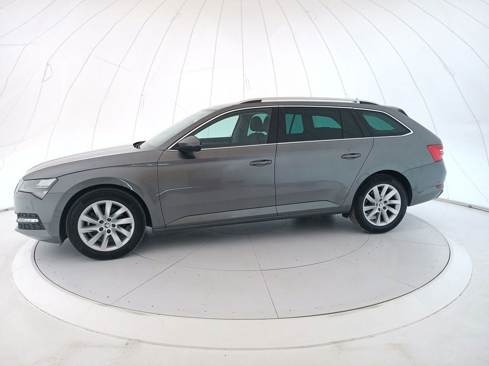 Skoda Superb Station Wagon usata a Bari (2)