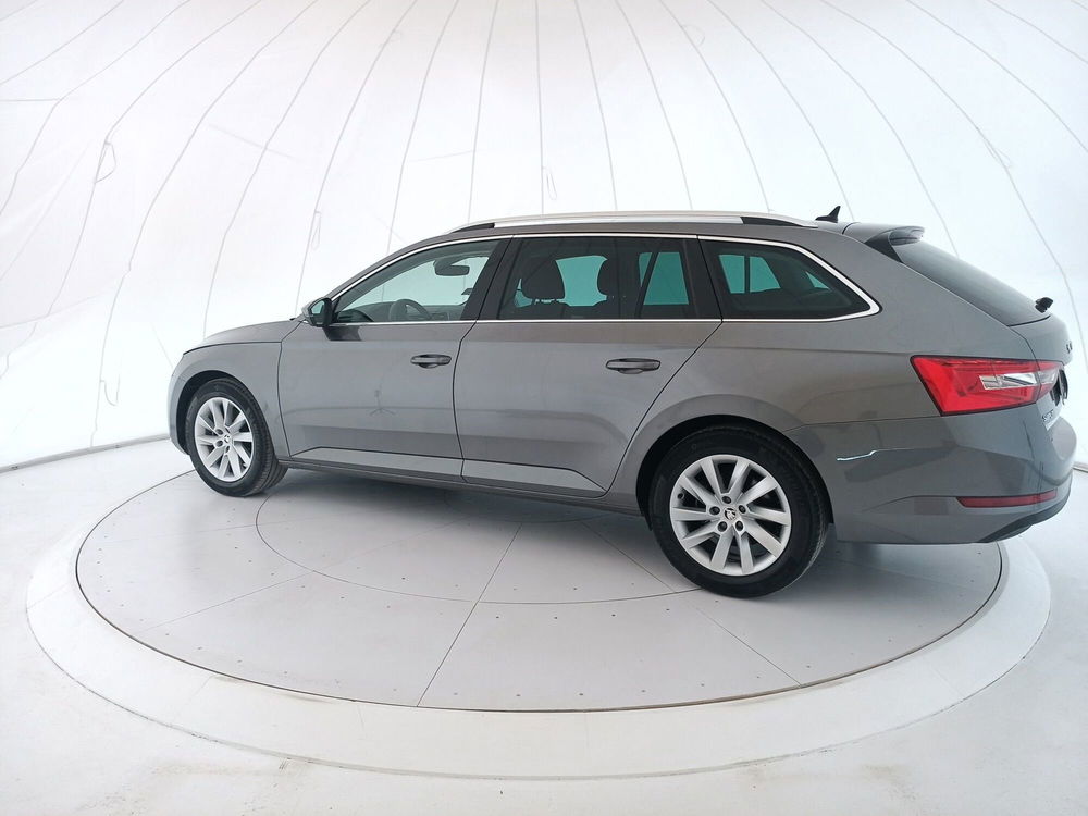 Skoda Superb Station Wagon usata a Bari (3)