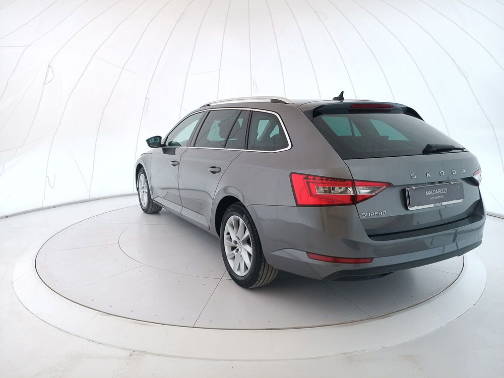 Skoda Superb Station Wagon usata a Bari (4)