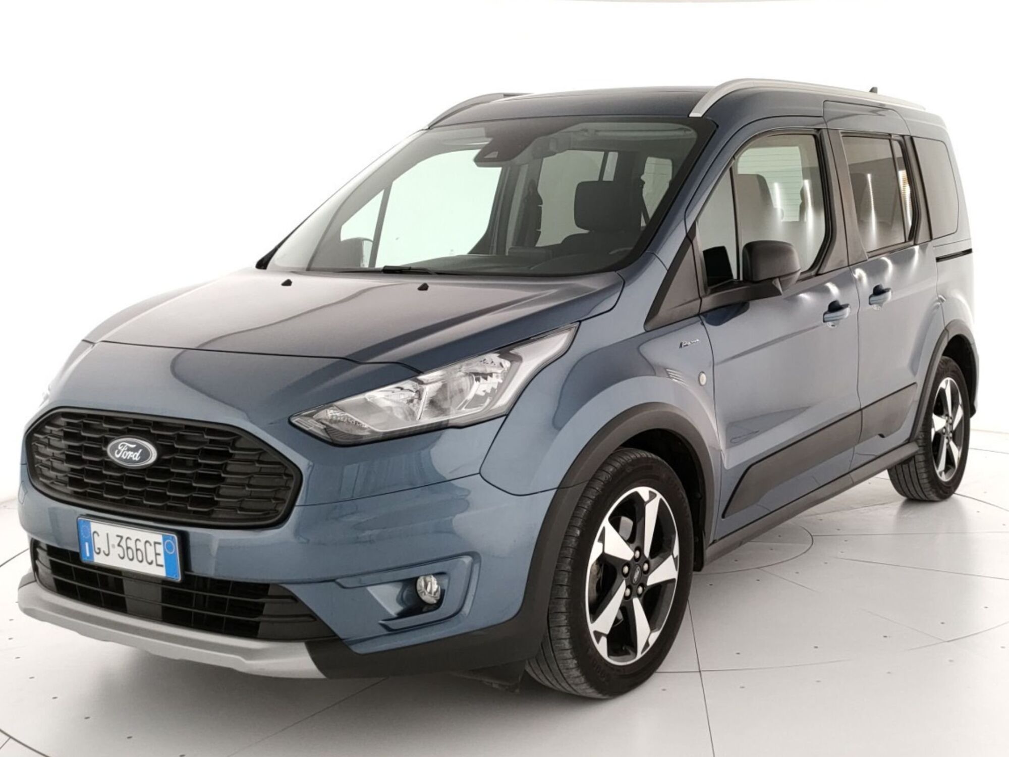 Ford Tourneo Connect 1.5 TDCi 120 CV Titanium  del 2022 usata a Roma