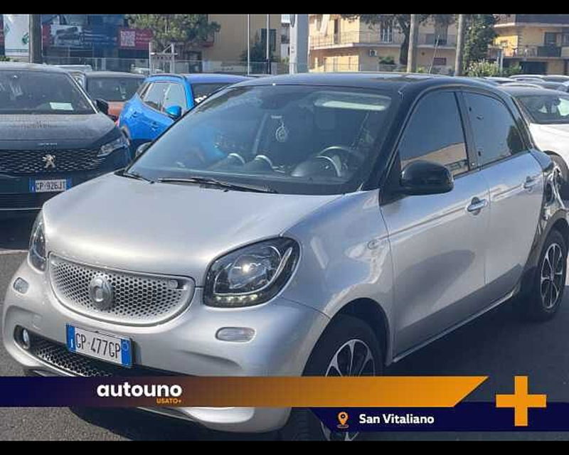 smart forfour forfour 70 1.0 Youngster  del 2015 usata a Pozzuoli