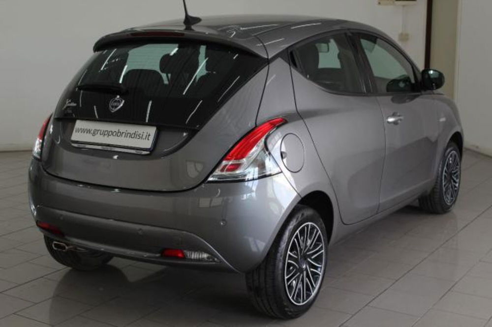 Lancia Ypsilon usata a Potenza (4)