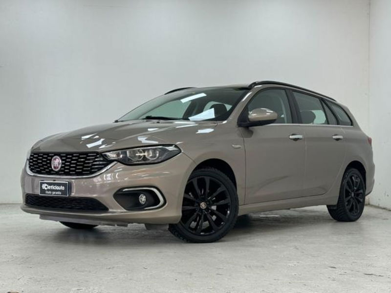 Fiat Tipo Station Wagon Tipo 1.4 T-Jet 120CV SW Lounge  del 2018 usata a Lurate Caccivio