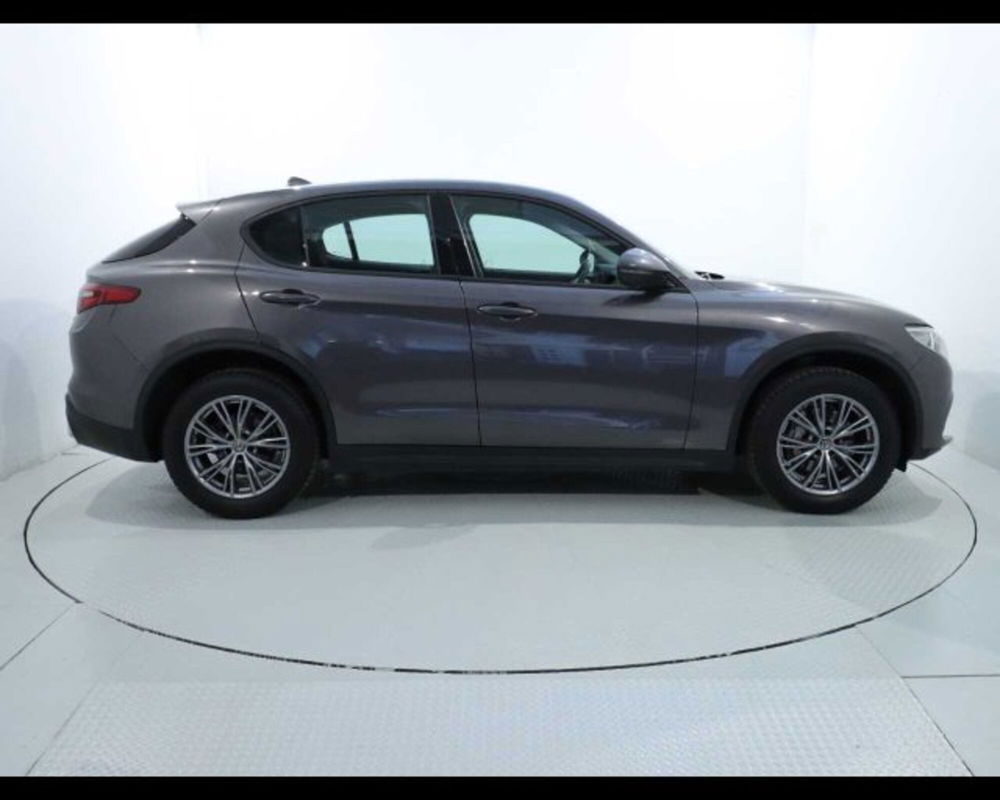 Alfa Romeo Stelvio usata a Bologna (7)