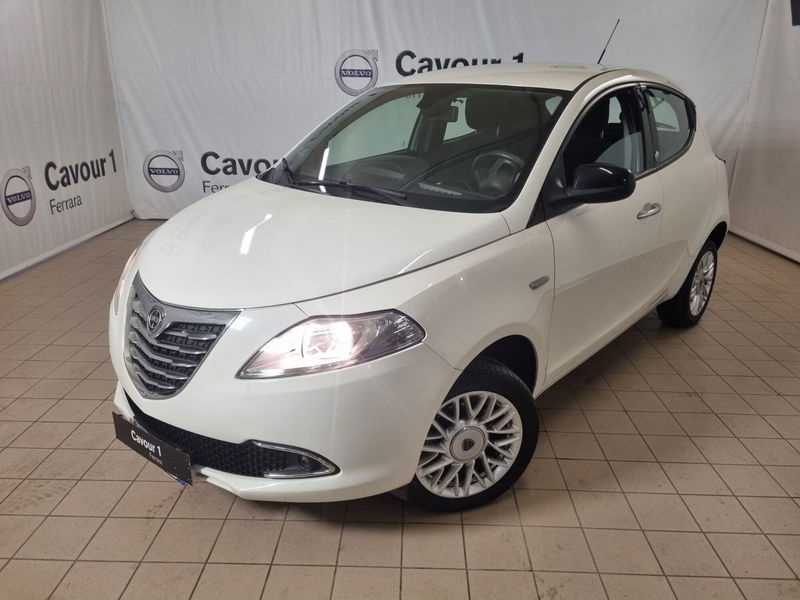 Lancia Ypsilon 0.9 TwinAir 85 CV 5 porte Metano Ecochic Silver  del 2013 usata a Ferrara