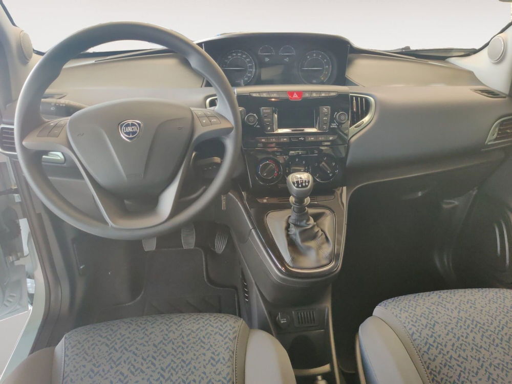 Lancia Ypsilon nuova a Pordenone (10)