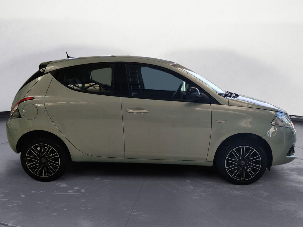 Lancia Ypsilon nuova a Pordenone (6)