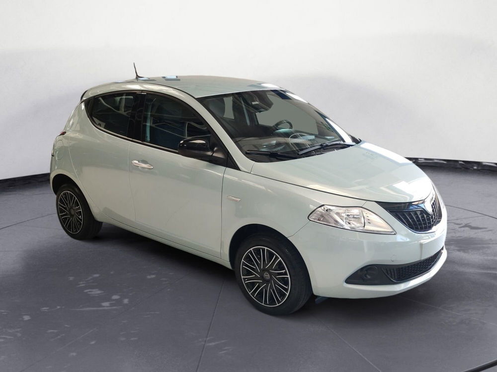 Lancia Ypsilon nuova a Pordenone (7)