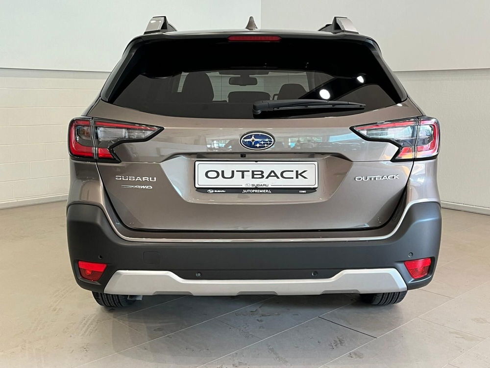 Subaru Outback nuova a Como (4)