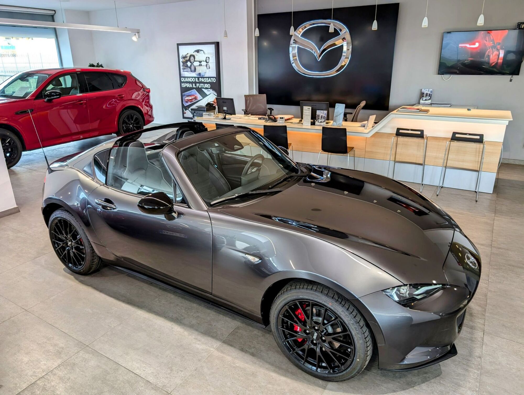 Mazda MX-5 2.0L Skyactiv-G RF Sport  nuova a Castellammare di Stabia