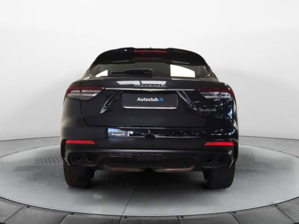 Maserati Levante usata a Modena (19)