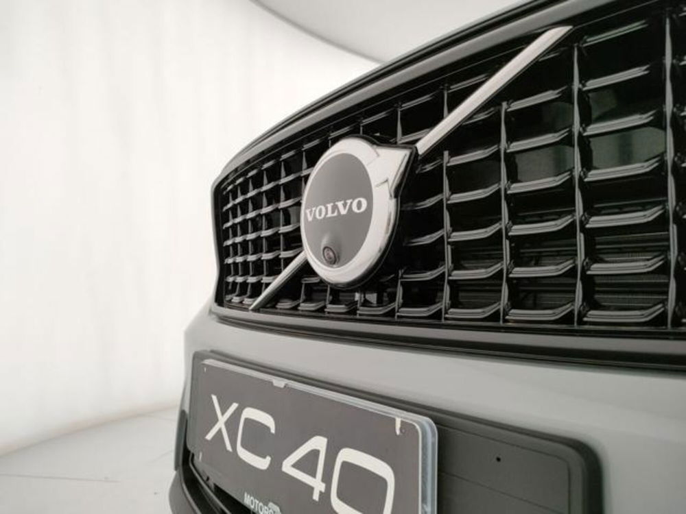 Volvo XC40 nuova a Modena (9)