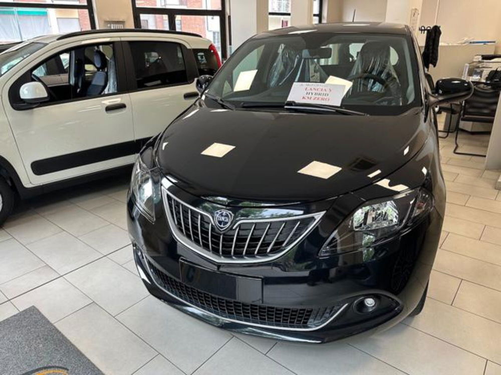 Lancia Ypsilon nuova a Torino (6)