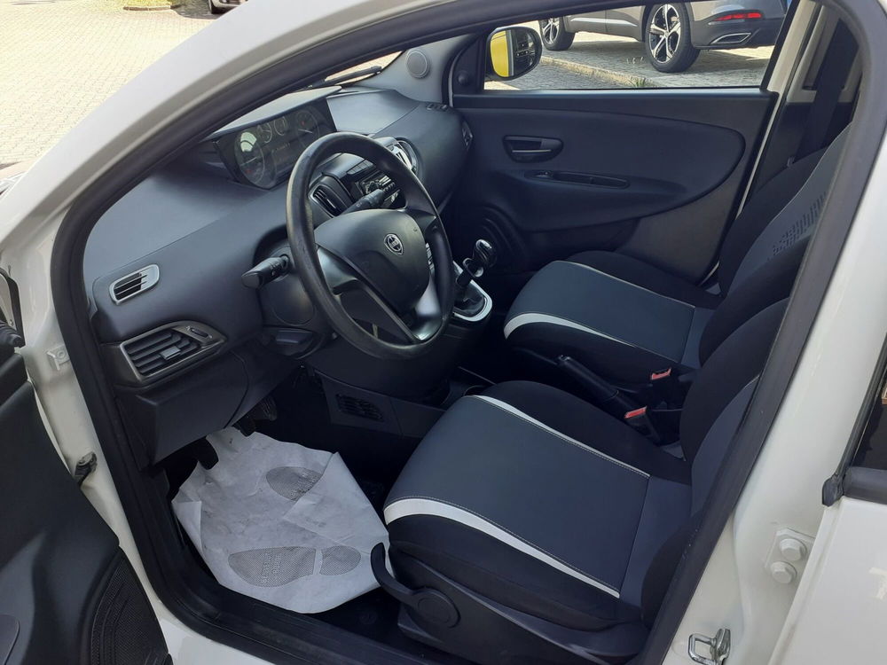 Lancia Ypsilon usata a Piacenza (13)