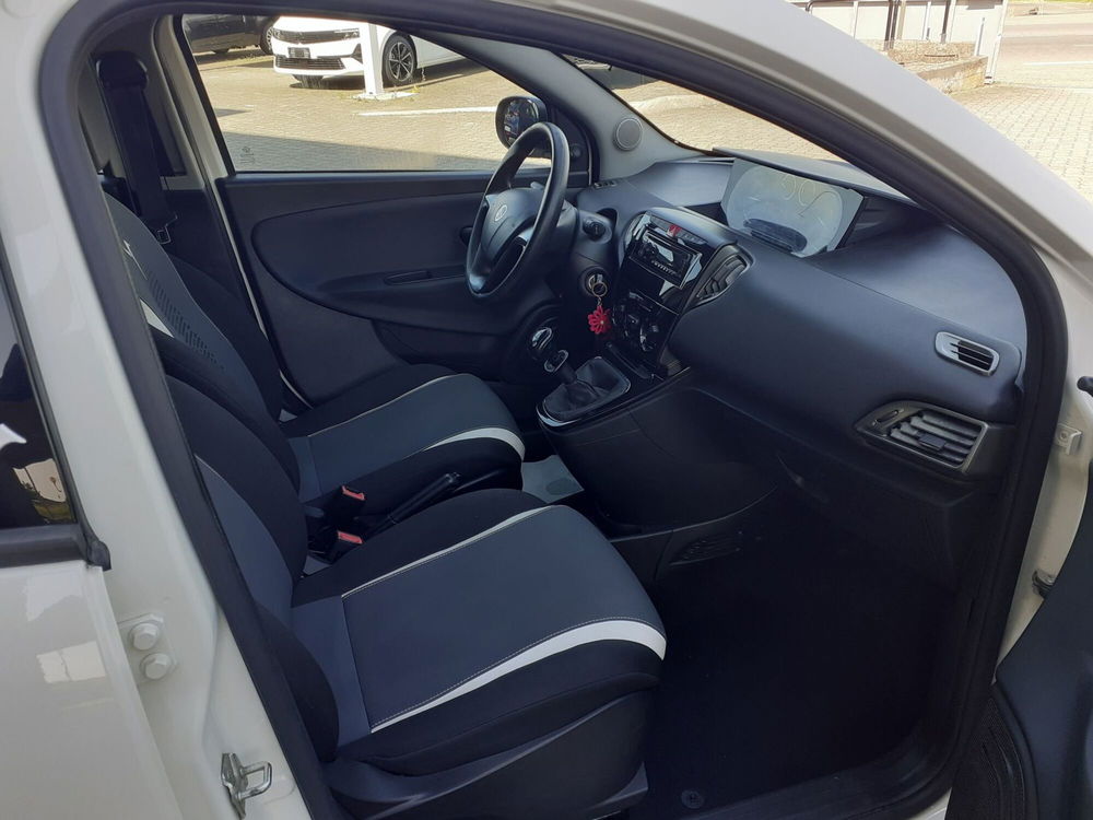 Lancia Ypsilon usata a Piacenza (9)