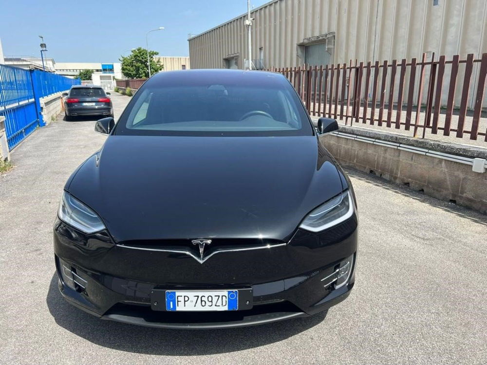 Tesla Model X usata a Salerno (17)