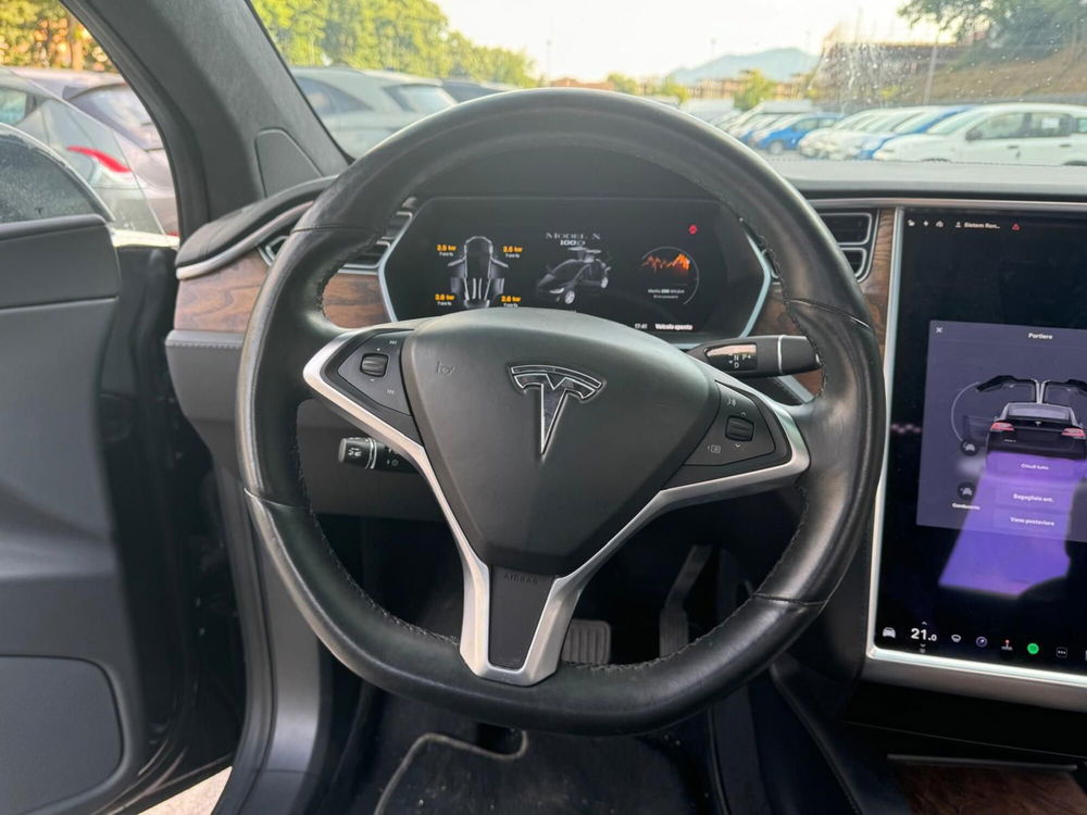 Tesla Model X usata a Salerno (6)